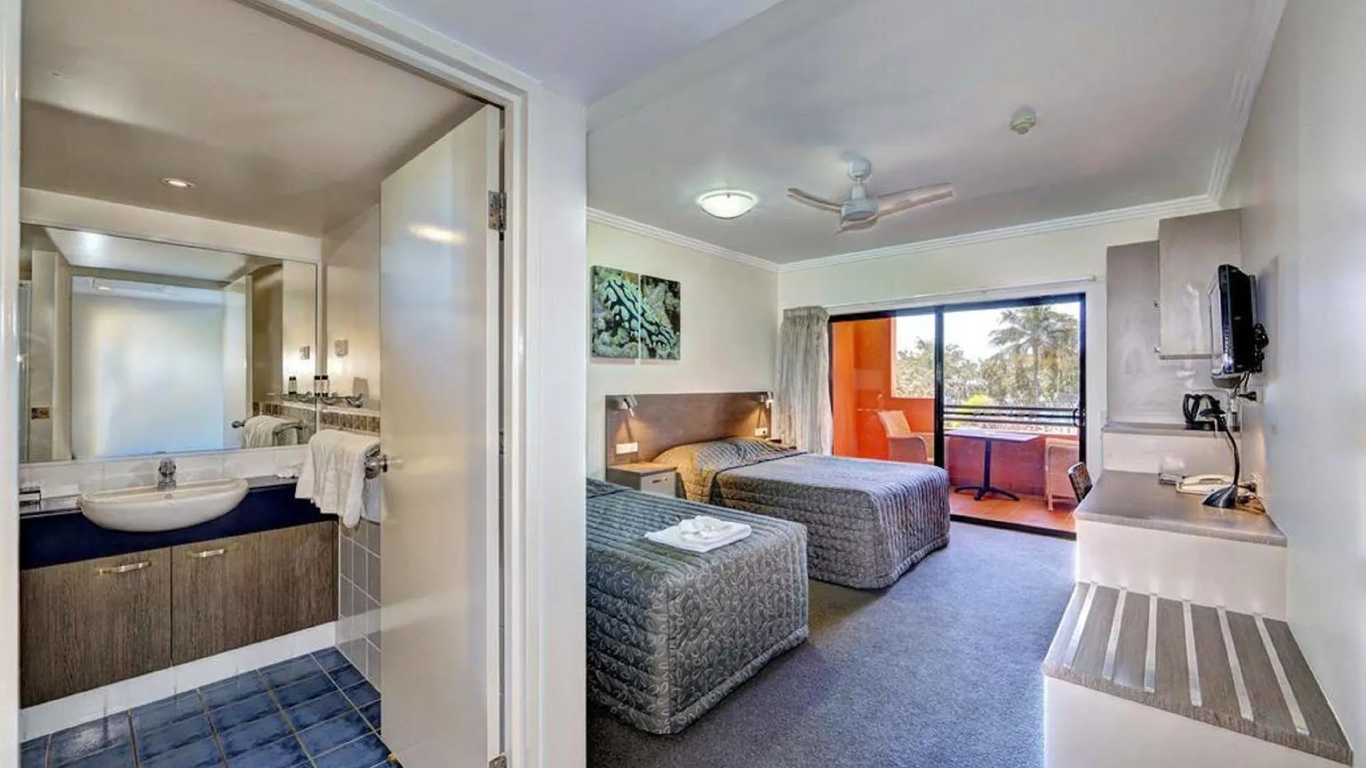 Kacy's Bargara Beach Motel 4*,